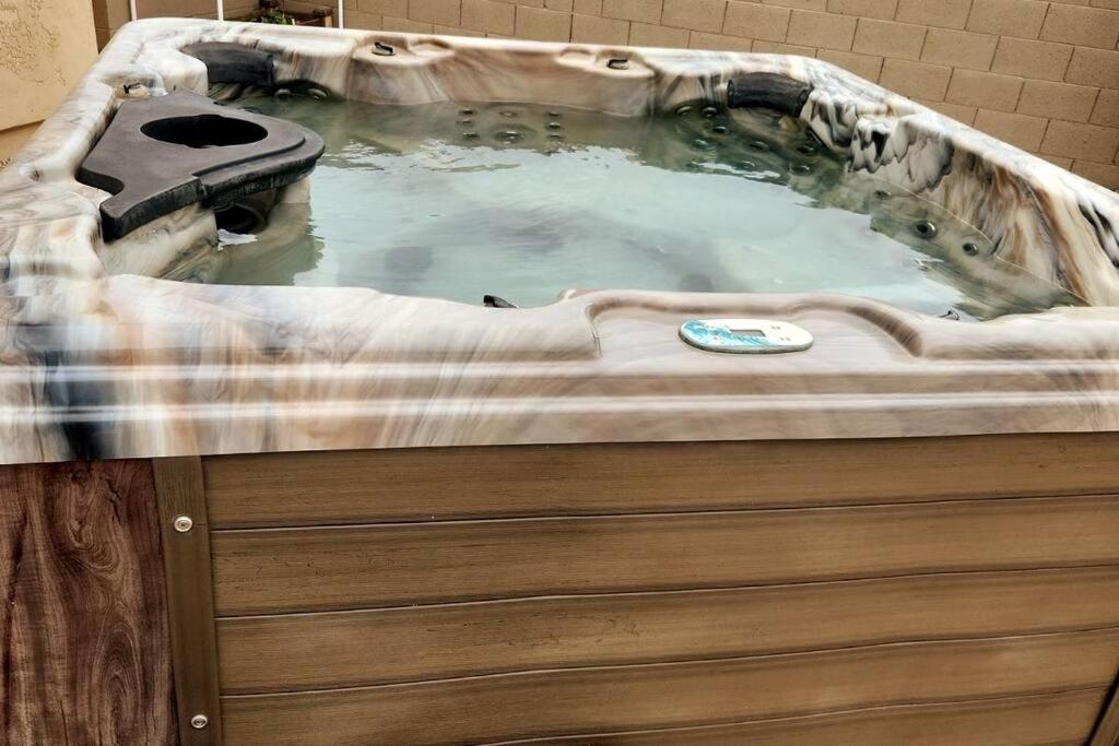 Phoenix Home With Heated Pool, Desert Views & Hot Tub Anthem Bagian luar foto