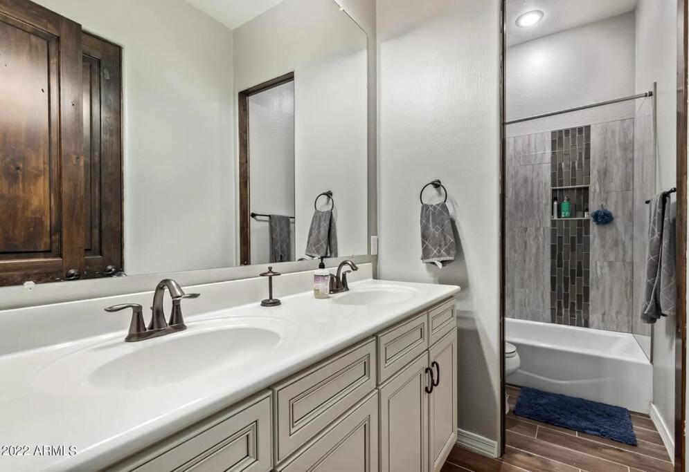 Phoenix Home With Heated Pool, Desert Views & Hot Tub Anthem Bagian luar foto